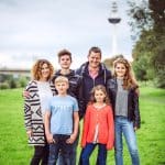 Familienfoto von Dr Loersch mit seiner Familie, fotografiert von Fotostudio Thomas in Mannheim.